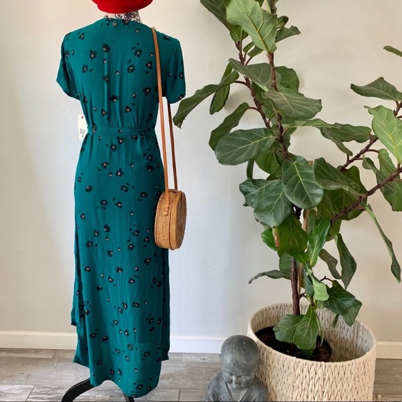 🔥🔥BILLABONG - WRAP ME FLORAL DRESS🔥🔥 - Picture 8 of 8